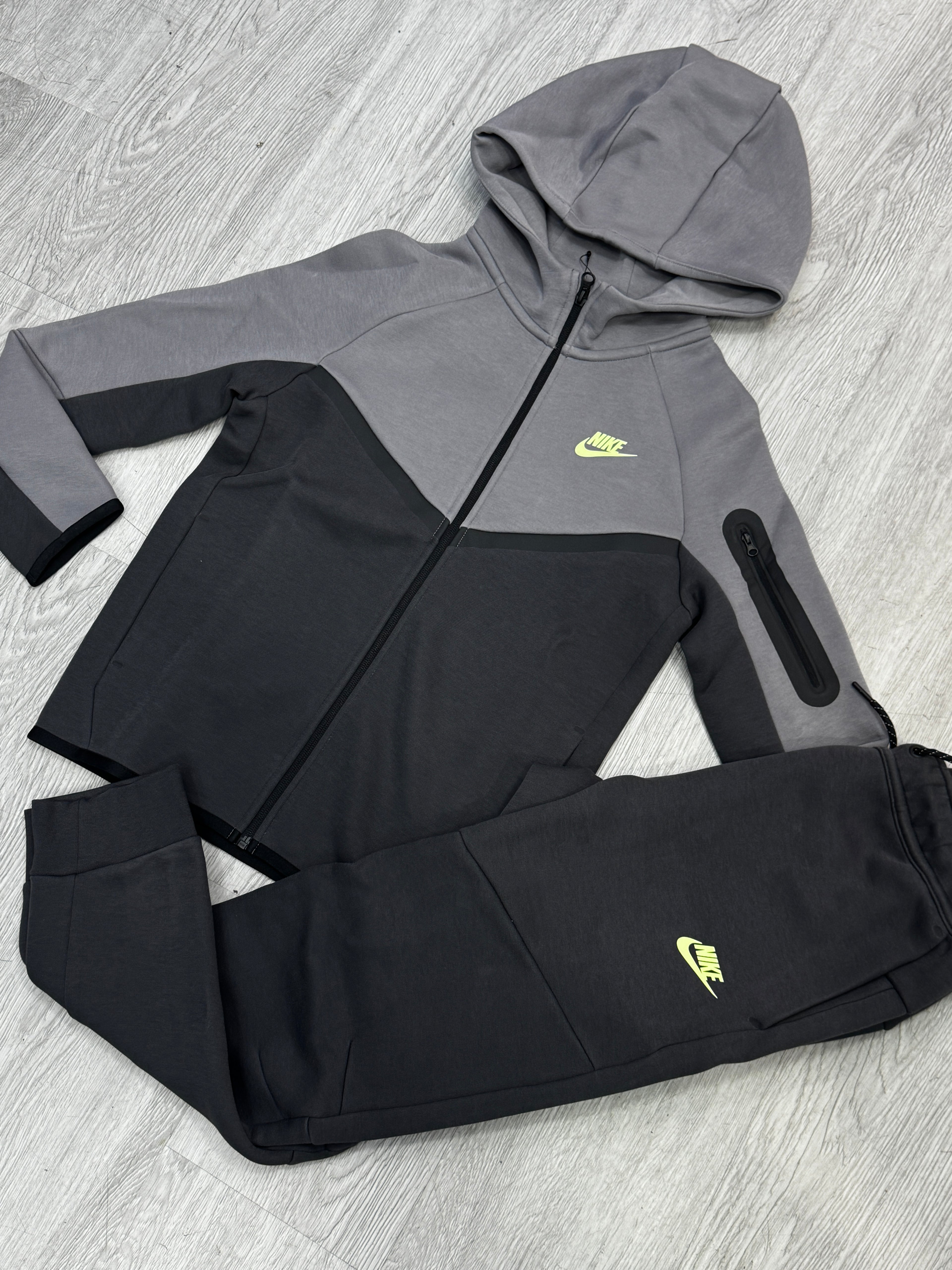 Buzo Nike Tech Kids