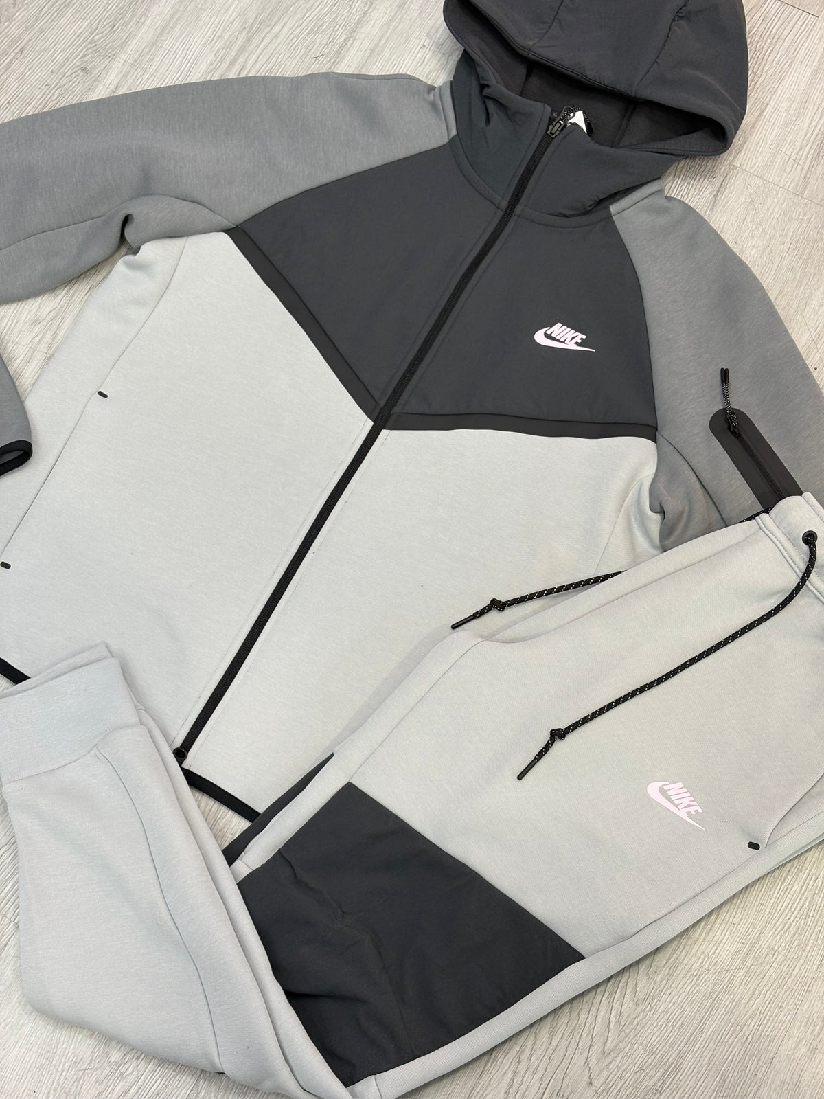Buzo Nike Tech