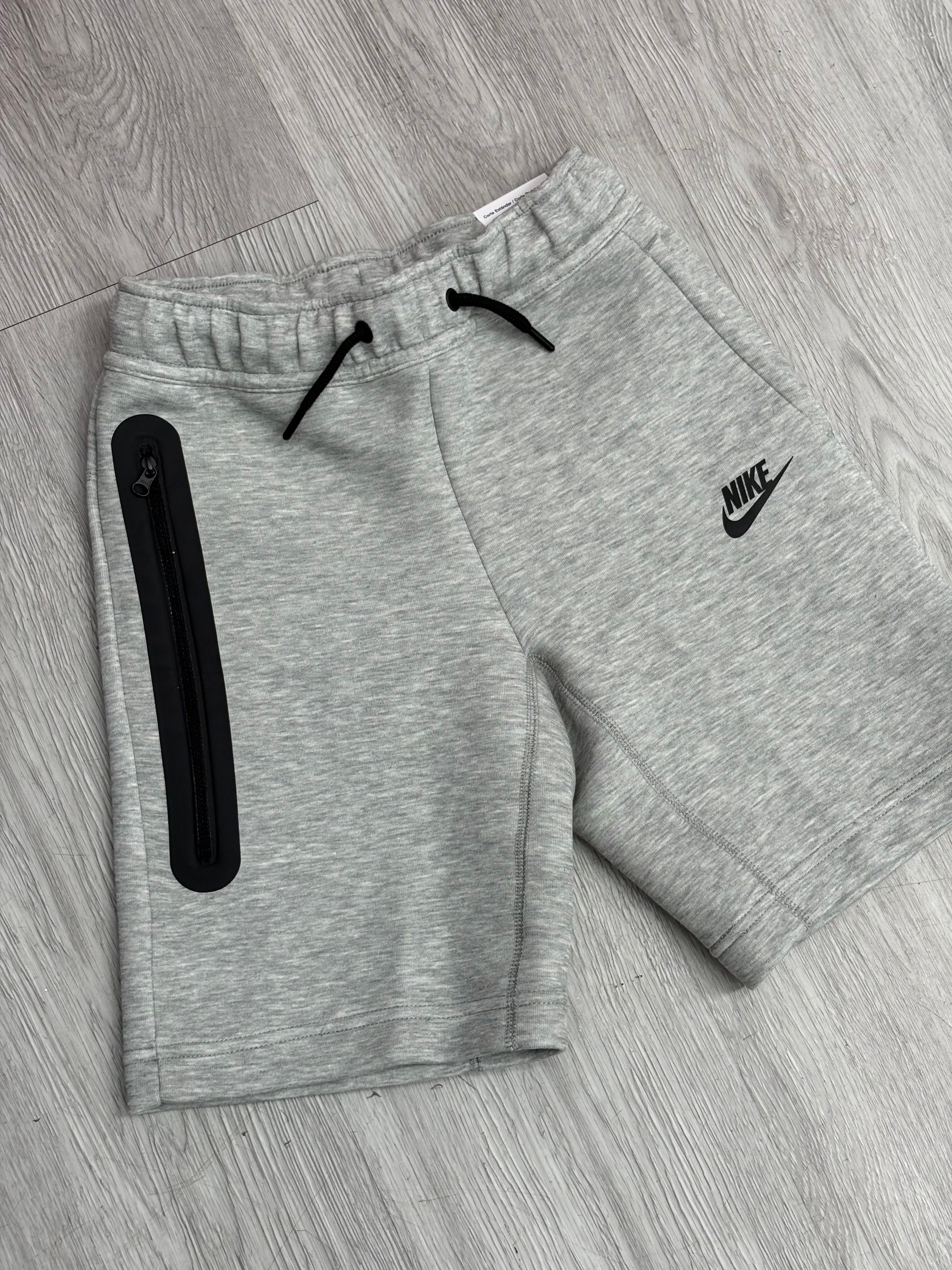 Short Nike Tech