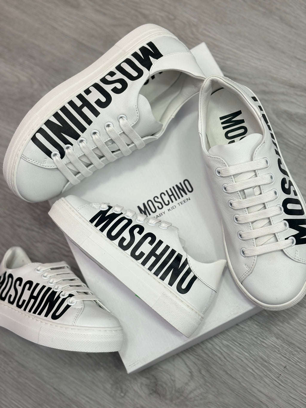 Zapatillas moschino Kids blancas