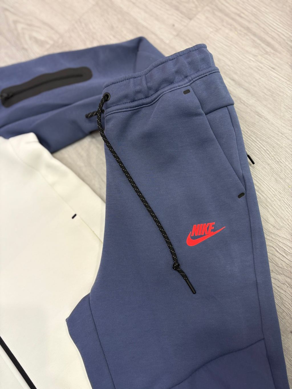 Buzo Nike tech fleece