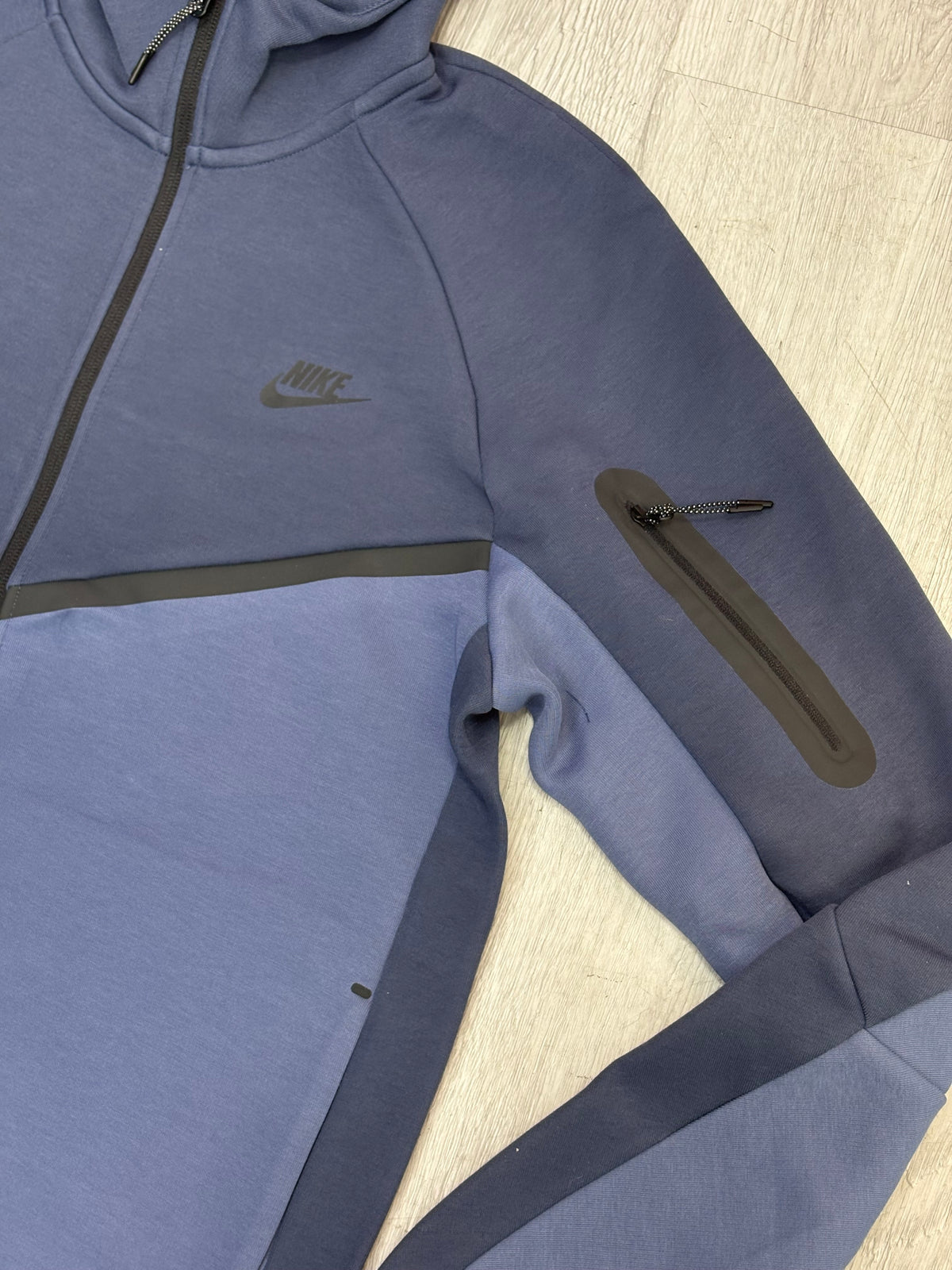 Poleron Nike Tech